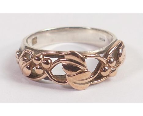 Clogau .925 sterling silver ring with gold decoration, size O. 