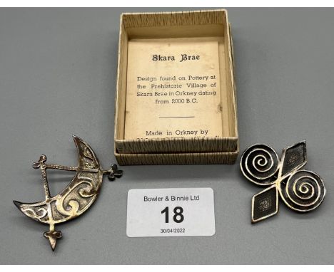 A Lot of two vintage Ola Gorie silver brooches. Comes with a certificate. 