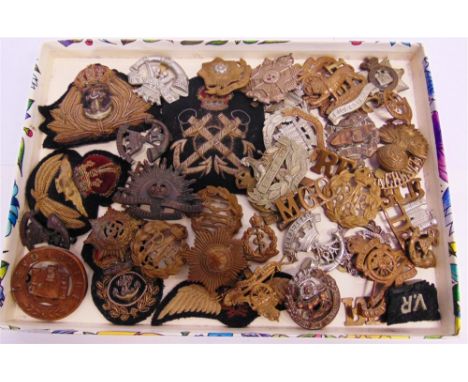 ASSORTED BRITISH CAP BADGES, SHOULDER TITLES & CLOTH INSIGNIA the cap badges including those for Australian Commonwealth Mili