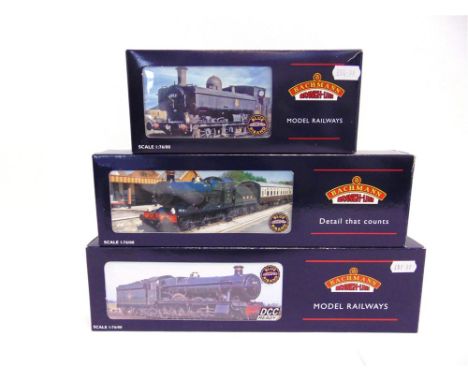 [OO GAUGE]. THREE G.W.R. LOCOMOTIVES comprising a Bachmann No.32003, G.W.R. Hall Class 4-6-0 tender locomotive 'Kinlet Hall',