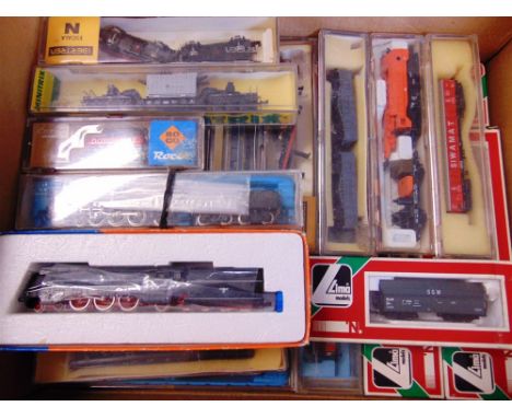 [N GAUGE]. A CONTINENTAL OUTLINE COLLECTION comprising a Roco No.2103A, German Railway BR03 4-6-2 tender locomotive, 03 1050,