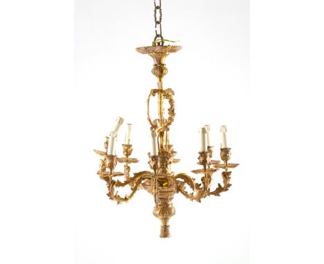 Eight-light chandelier in gilded bronze. Late 19th century. Minor defects. 70x55 cm approx. Lampadario otto luci in bronzo do