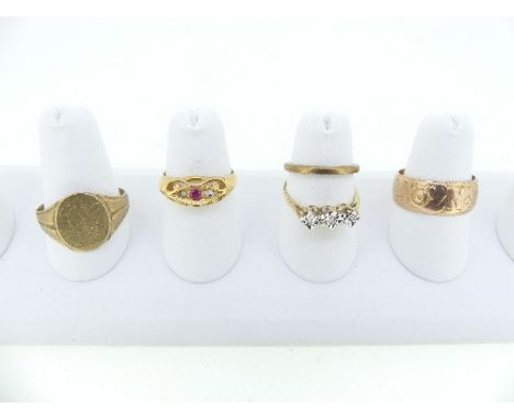 Three 9ct yellow gold Rings, 9.5g, together with a 9ct yellow gold ring, illusion set with three small diamonds, 1.6g, and an