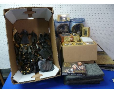 Lord of the Rings; An extensive collection of boxed New Line Cinema painted lead Figures, together with associated magazines 