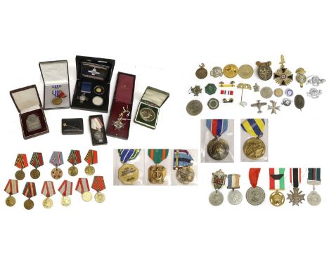 Six US Medals, comprising a boxed Military Achievement Medal, an unboxed example, a Navy Achievement Medal, a Humanitarian Se