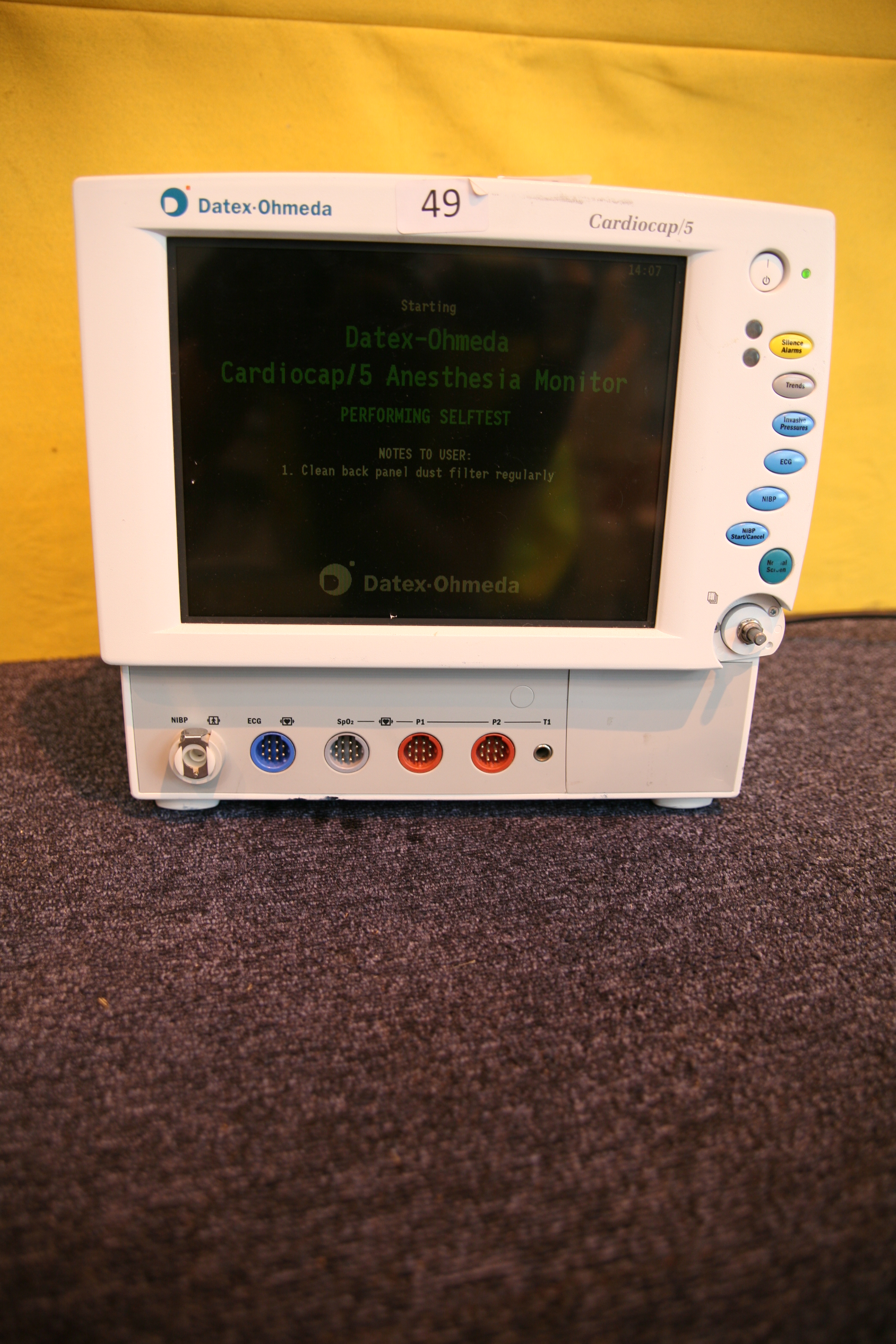 Lot 40 - Datex Ohmeda Cardiocap 5 patient monitor *Powers Up*