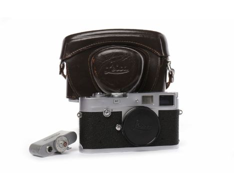 1959 LEICA M1 BODY chrome finish, serial number 950141, from a batch of 300 cameras made by Leica, with original steel-backed