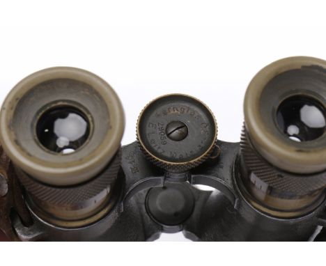 E. LEITZ TYPE 08 FERNGLAS BINOCULARSserial number 29059, marked 102 R.9.20 on the top hinges, with leather strap Note: Repute