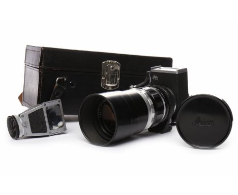LEITZ WETZLAR TELYT LENSblack finish, 1:4/200, serial number 1682546, with lens cap, also with Visoflex viewfinder attachment
