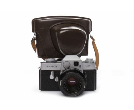 1965 LEICAFLEXchrome finish, serial number 1121664; fitted with Leitz Elmar f=5cm 1:3,5 lens, serial number 2000169