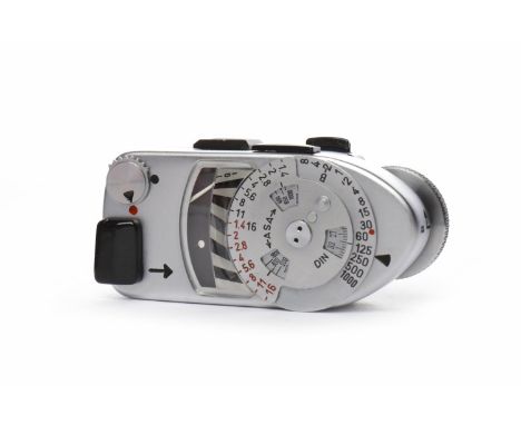 LEICA METER MR chrome finish, serial number 22563 and a Leica light meter MC, serial number 76185 (2) 
