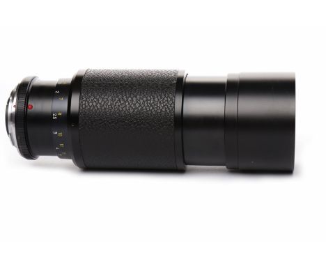 LEITZ VARIO-ELMAR - R 1:4.5, 80-200 TELEPHOTO LENSblack finish, numbered 2752892, complete with front and rear caps and teles