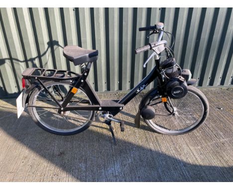 1986 Velosolex S3800, 49cc. Registration number C531 XRT. Frame number 03921437. Engine number 5106056.Velosolex produced cyc