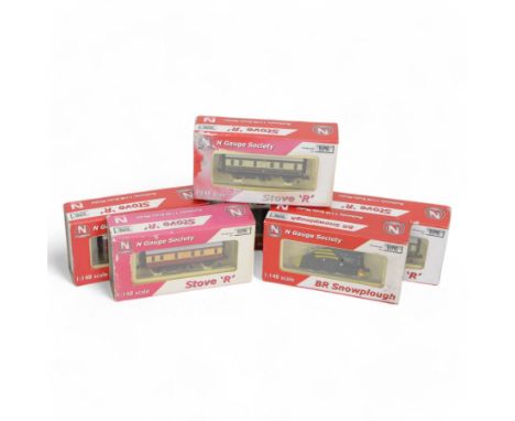 Five Dapol N Gauge Society edition Stove 'R' carriages, comprising M32988M British Rail Crimson & Cream, 33000 LMS Crimson, t