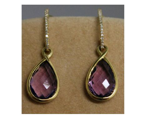 A GOOD PAIR OF 18CT YELLOW GOLD AMETHYST AND DIAMOND DROP EARRINGS.