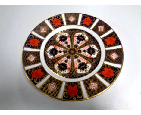 A Royal Crown Derby 1128 Imari plate, diameter 21.5 cm 