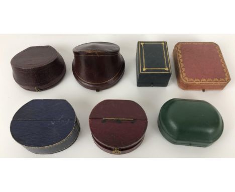 Assorted vintage bracelet and bangle boxes 