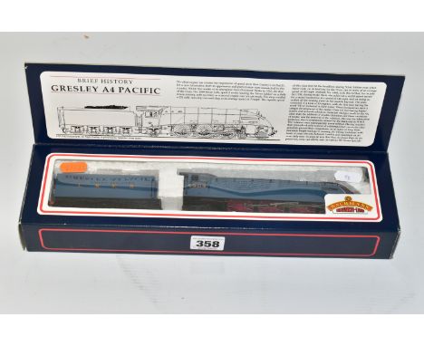 A BOXED BACHMANN OO GAUGE A4 CLASS LOCOMOTIVE, 'Peregrine' No.4903, L.N.E.R. blue livery (31-952), appears largely complete a