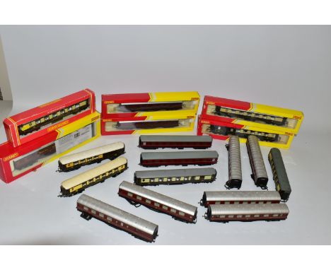 A QUANTITY OF BOXED AND UNBOXED ASSORTED HORNBY, TRI-ANG AND BACHMANN OO GAUGE COACHING STOCK, all are assorted L.M.S., Pullm