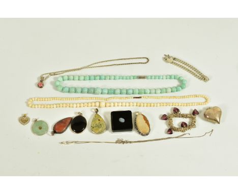 A BAG OF ASSORTED JEWELLERY ITEMS, to include a silver mounted jade pendant, fitted with a tapered bail, hallmarked Sheffield