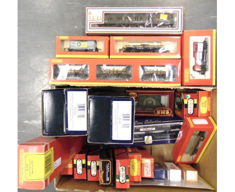 [OO GAUGE]. A MISCELLANEOUS COLLECTION  comprising a Hornby No.R2375, Virgin Class 06 0-4-0 diesel shunter, red, white and pa