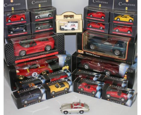 Collezione Classico - 1 ; 18 scale, a 1958 250 Testa Rossa with petrol pump, boxed, 1972 Ferrari 312P with petrol pump boxed,