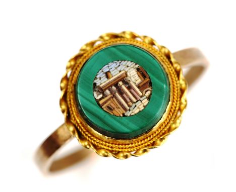 An Antique micro-mosaic ring, unmarked gold settings, with central temple ruin mosaic within malachite, setting height 12.8mm