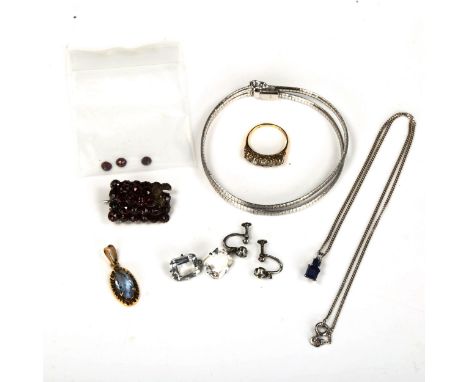 Various jewellery, including 9ct gold pearl ring, Victorian garnet brooch etcLot sold as seen unless specific item(s) request