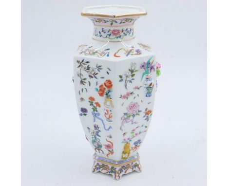 Franklin Mint Vase of 100 flowers, by Dawen Wang, H: 31 cm. UK P&amp;P Group 2 (£20+VAT for the first lot and £4+VAT for subs