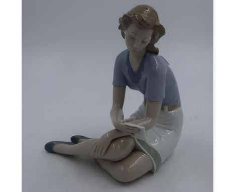 Nao figurine Afternoon Breeze, model no. 1418, H: 24 cm, no chips or cracks, H: 25cm. UK P&amp;P Group 2 (£20+VAT for the fir