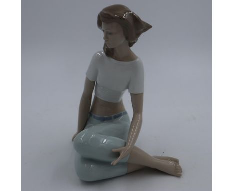 Nao Mediterranean breeze figurine, model no. 1330, no chips or cracks, H: 25cm. UK P&amp;P Group 3 (£30+VAT for the first lot