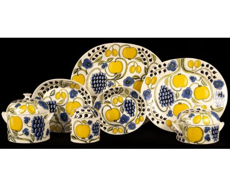 An Arabia Finland Paratiisi pattern part dinner service, mid 20th Century, comprising two oval platters, 42cm wide and 35.5cm