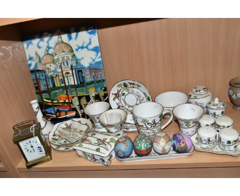 A GROUP OF COALPORT AND CROWN STAFFORDSHIRE 'HUNTING SCENES' CERAMICS, A CARRIAGE CLOCK AND SUNDRY ITEMS, to include twenty o