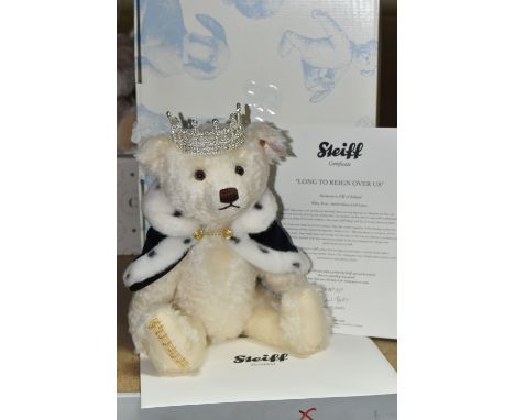 A BOXED LIMITED EDITION STEIFF 'LONG TO REIGN OVER US' MUSICAL TEDDY BEAR, a UK and Ireland exclusive, plays the National Ant