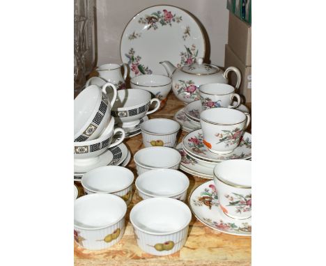 A WEDGWOOD 'SANDON' PATTERN TEA SET AND ASIA R4288 PATTERN SOUP BOWLS, a 'Sandon' pattern tea set comprising teapot, milk jug