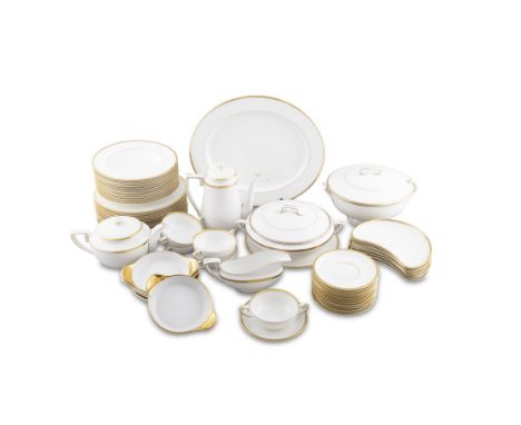 A LARGE ROYAL WORCESTER ‘VICEROY’ PATTERN TWELVE PLACE SETTING DINNER SERVICEwhite with gilt border comprising three tureens,