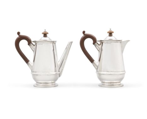 A SILVER BACHELOR TEA POT AND COFFEE POTBirmingham c.1932, maker's mark of G Unite & Sons & Lyde Ltd, each of tapered cylindr