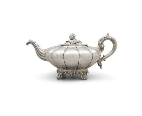 ***PLEASE NOTE THE MAKERS MARK SHOULD READ 'JAMES FRAY'***A VICTORIAN IRISH SILVER MELON SHAPED TEA POTDublin 1839, mark of J