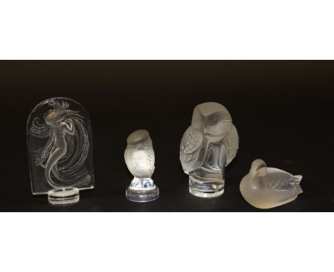 A Lalique Cachet Weight in the Naiade pattern, a Lalique figure of an owl upon a post bearing Lalique label and No. label 118