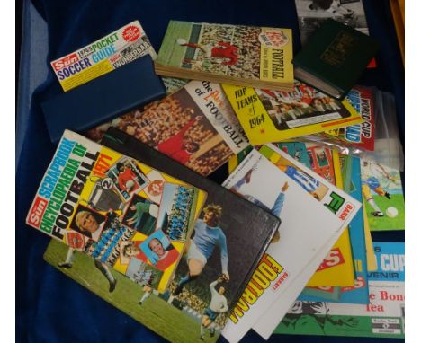 Trade issues, Football, a collection of various books and albums 1970's onwards inc.  The Sun Gallery of Soccer numbers 1 2 3
