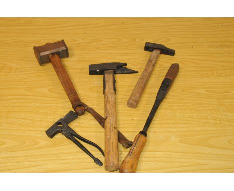  A group of vintage tools, including a Brooklands's copper mallet, a soldering tool and other items (parcel) 