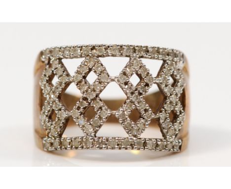 A 9ct gold vintage diamond kite shaped dress ring, P, 4.5g 