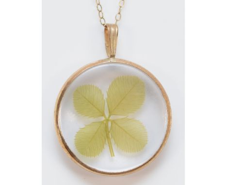 A 9ct gold vintage four leaf clover pendant with necklace, 3.5g 