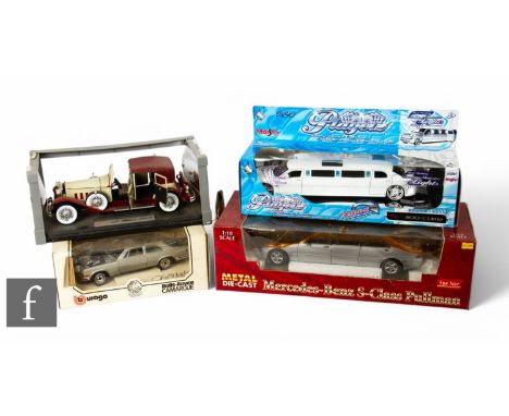 A group of four 1:18 and 1:24 scale diecast models, Sun Star Mercedes Benz S Class Pullman, Maisto Chrysler 300 Limo, Burago 