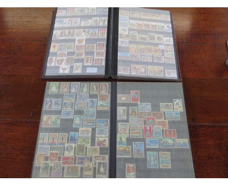 Greece stamp collection in 2 volumes - Includes better sets and singles (e.g. SG639 M/M) - Goodcollection 