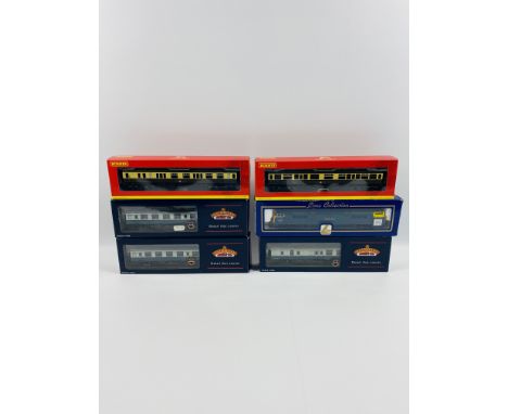 A Lima collection diesel locomotive class 52 D 1043 Weston Duke; a Hornby 00 gauge GWR Hawksworth composite brake 737 .a Horn
