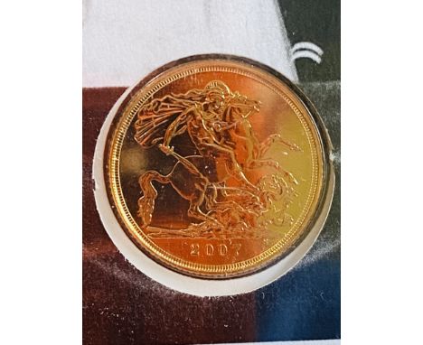 Westminster Diamond Wedding Anniversary 2007 22ct Gold Sovereign Presentation Cover. Estimate: £330-350