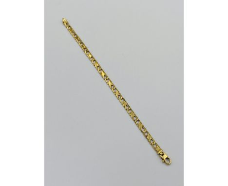 9ct gold bracelet, 9.1g, approximately 19cm. Estimate: £160-180