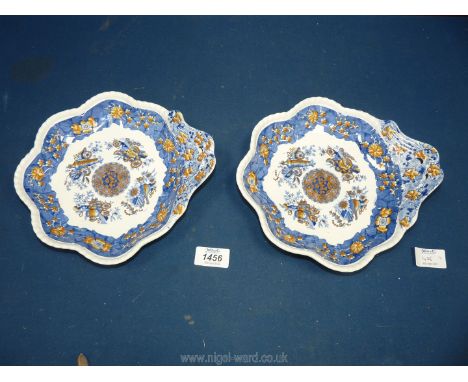 A pair of circa 1800 Spode oyster shell shape dishes hand painted in yellow highlights, printed and impressed mark early patt