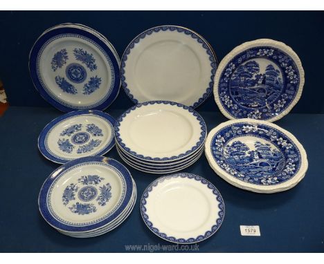 A quantity of blue and white china including Copeland Spode Fitzhugh plates, soup bowls and Royal Worcester plates, Reg. no.4